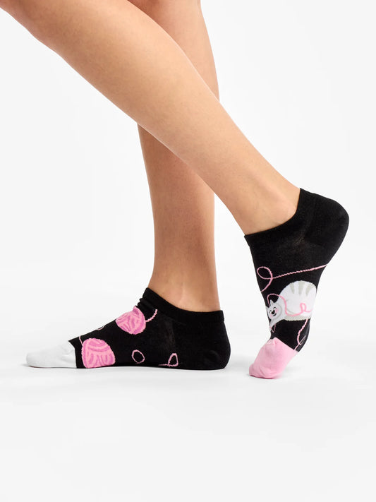 sneaker-socks-cat-ball-0b/0b429d31ad003bc186b2aad87548669502a368b7