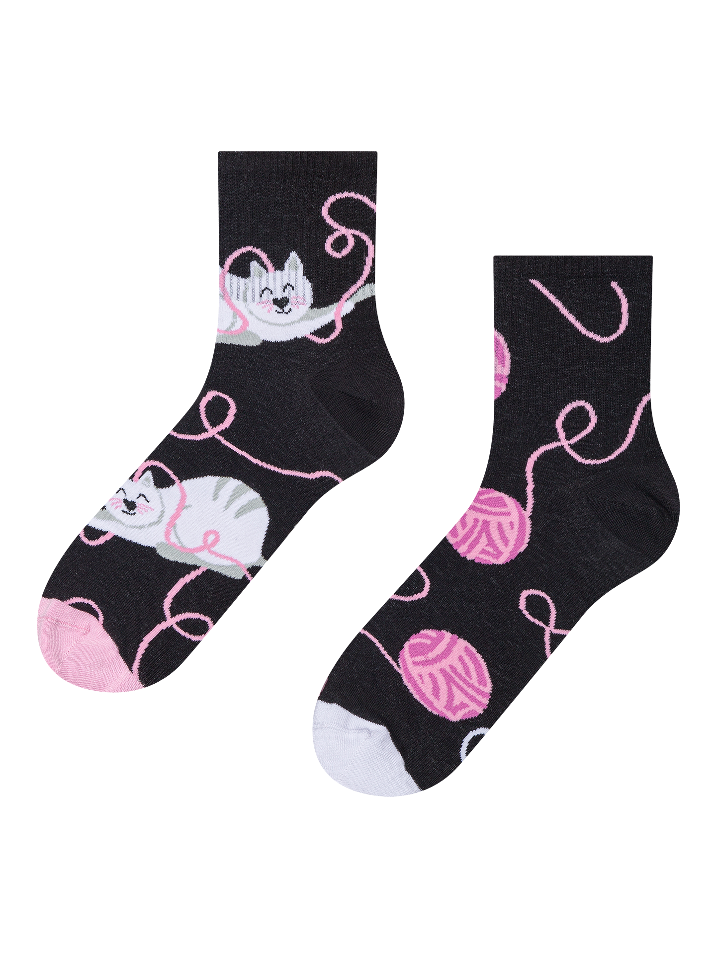 crew-socks-cat-ball-02-8b/8b34958ab3ca123bbeebb113090f40174ea5fcf7