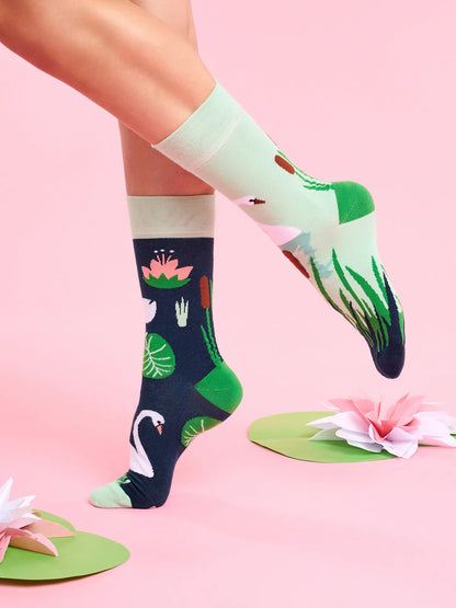 regular-socks-white-swan-02-69/6920bb7af4f78c3a5444b757b4161cd934312643