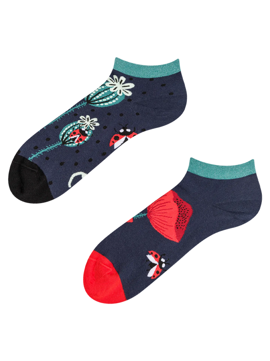 ankle-socks-ladybugs-poppy-flowers-0e/0eeab90cd2b5ab864dfd1c00cdca958d924553aa