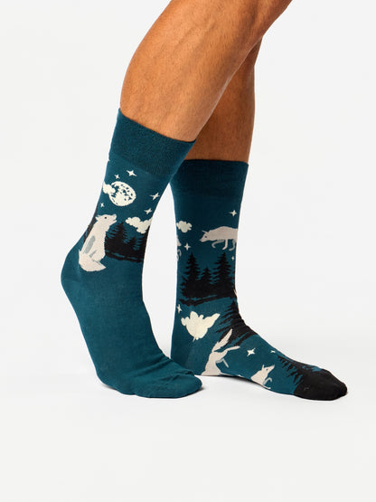 bamboo-regular-socks-wolf-moon-14/143e6334754695fcf6849a9dba5c4871fe0ade2c