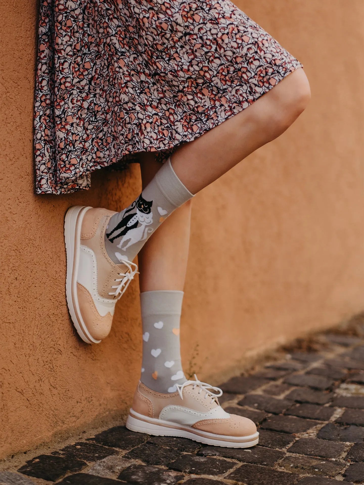 regular-socks-wedding-cats-1e/1ee5811d6e5961b904f3c85456339ede37724133