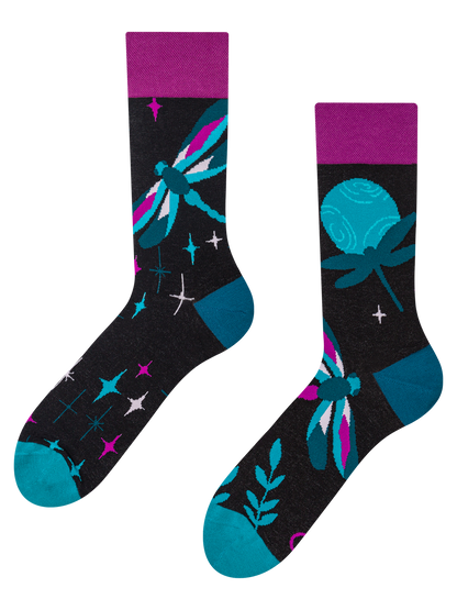 regular-socks-dragonflies-at-night-02-d2/d25e3d89f0df7b3e4f7badf198d4cb26f7a88e50