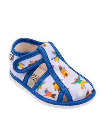 Kids' Closed Toe Slippers Winter With a Snowman