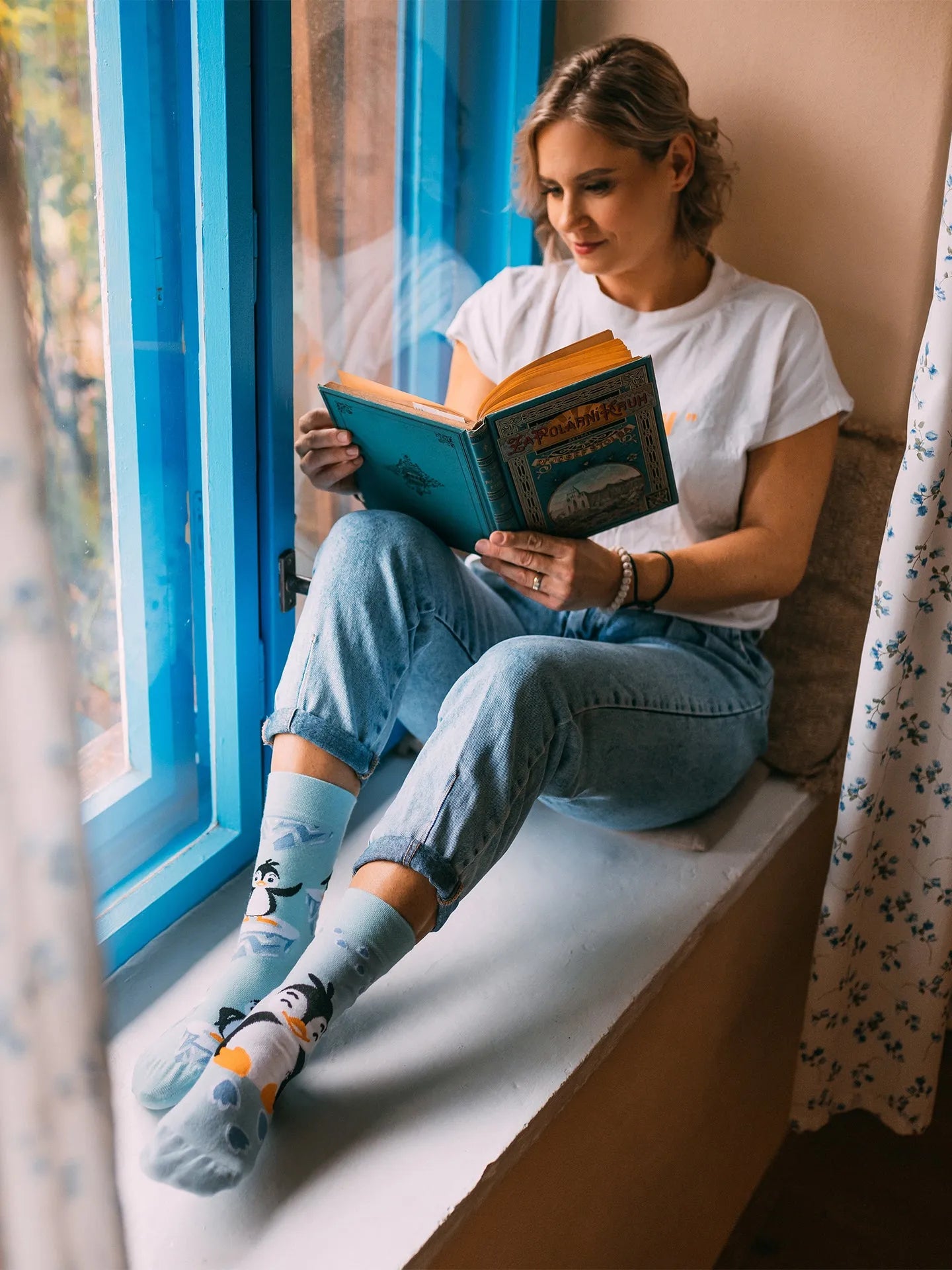 regular-socks-happy-penguin-02-3d/3d039b46bc6b474800cc29fcc487344b619fe62a