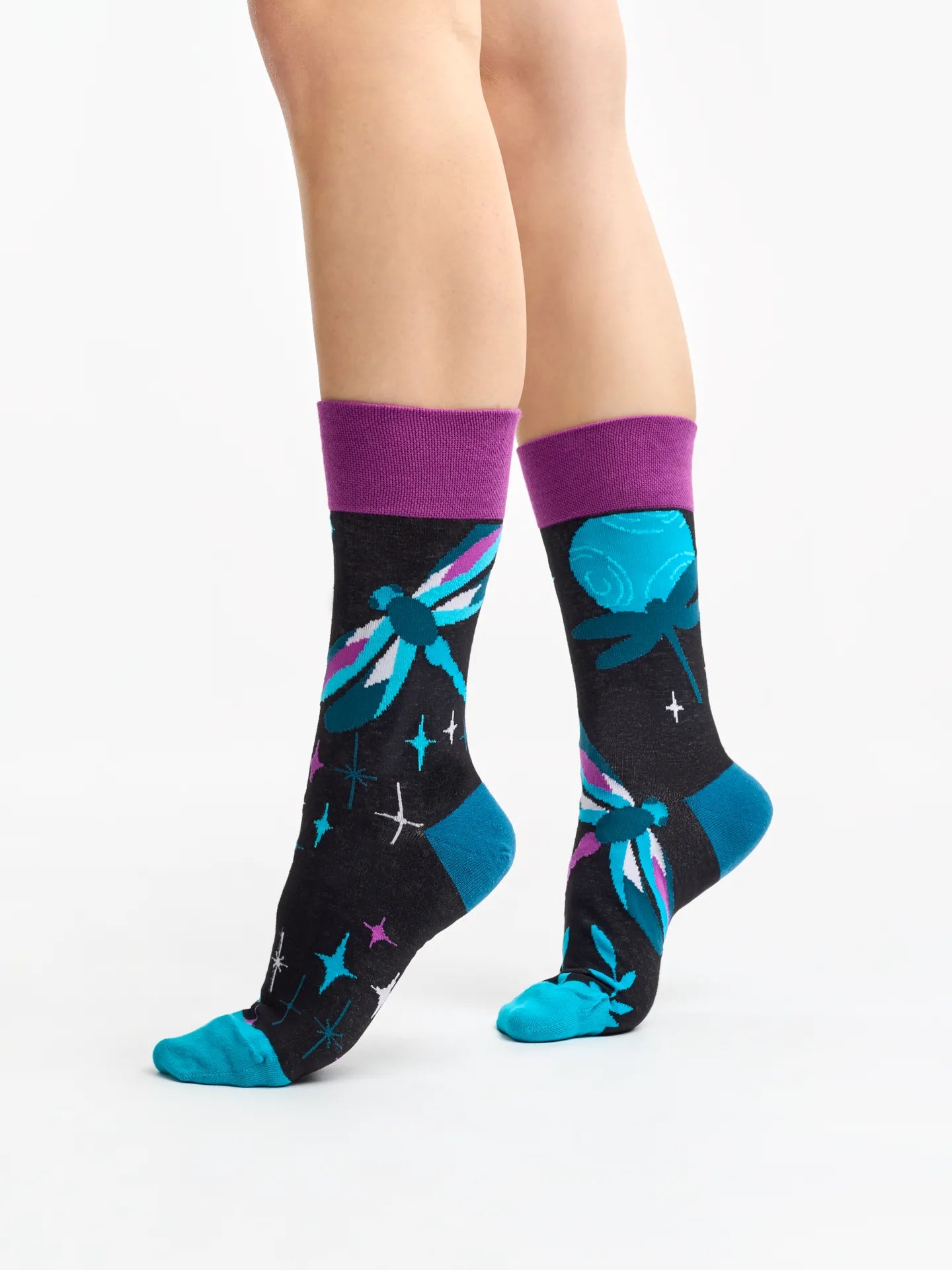regular-socks-dragonflies-at-night-02-0c/0c20f84b022a6db46e277edc3c713c3866fd1369