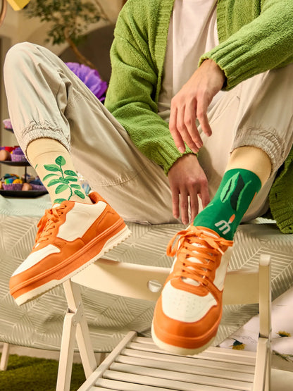 regular-socks-in-the-garden-02-f1/f192465a045268aeb463cb805aa8bd6aa08d23a5