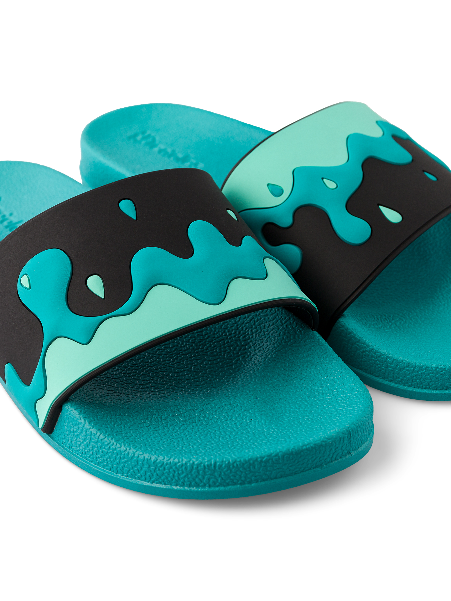 slides-turquoise-drops-1-8e/8e20ff72aa752378a21026cd8e6e3a8cd8e69e8b