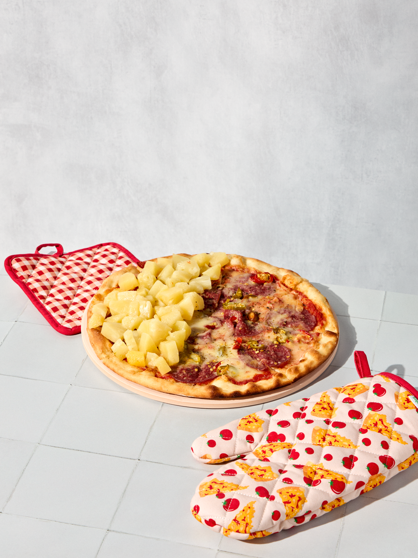 kitchen-glove-pot-holder-set-cheese-pizza-43/432139b24020e80b7b75b22d94a59322aaef2b6d