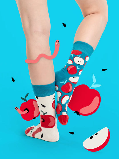 regular-socks-red-apple-02-5d/5dfb7a69441c01ebddba8f5122e8318aeaf1c8cb