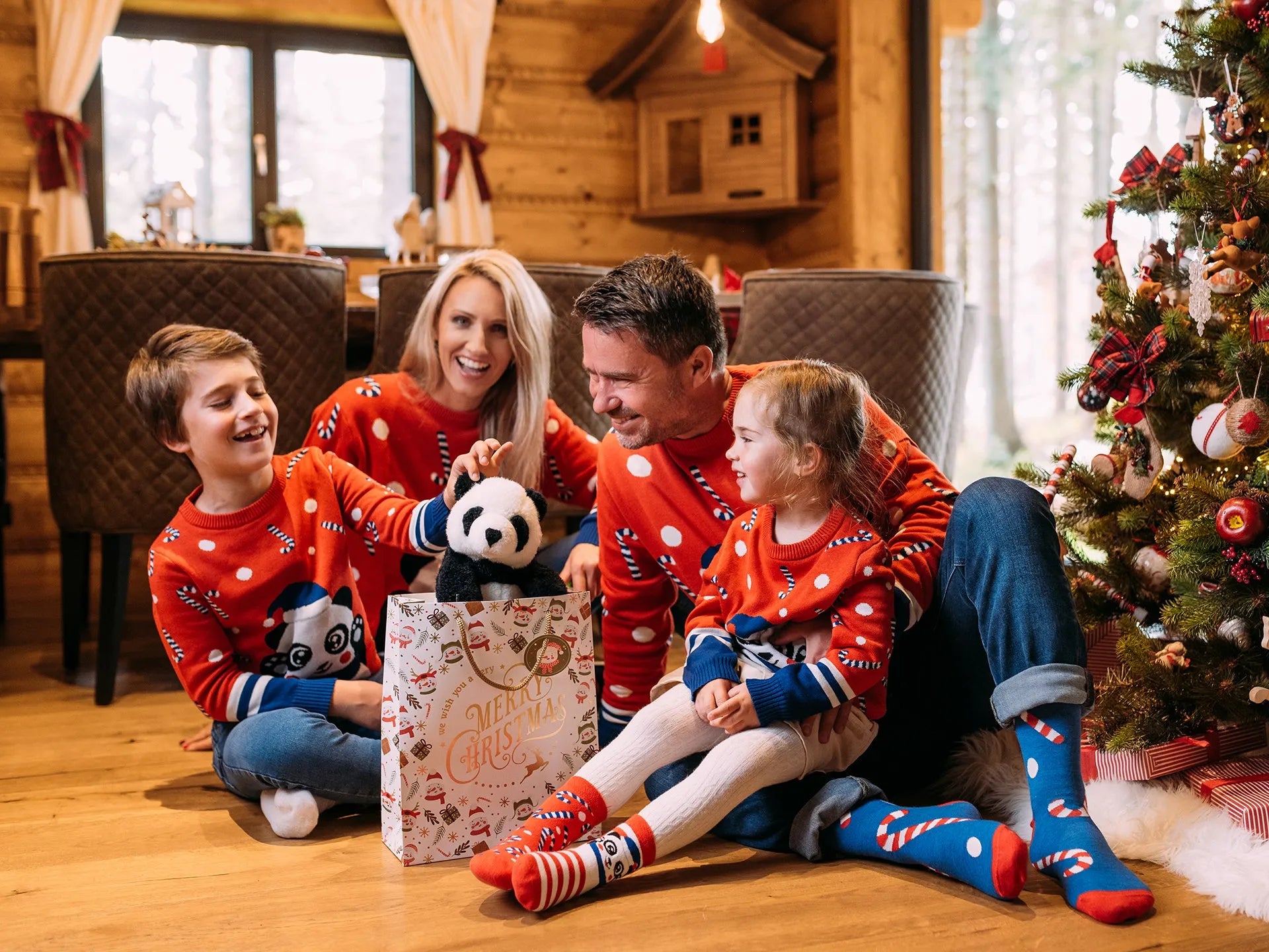 kids-warm-socks-playful-panda-fc/fc78e80b3ede2b57e718c9416bdf9d7e6d7d9bc2