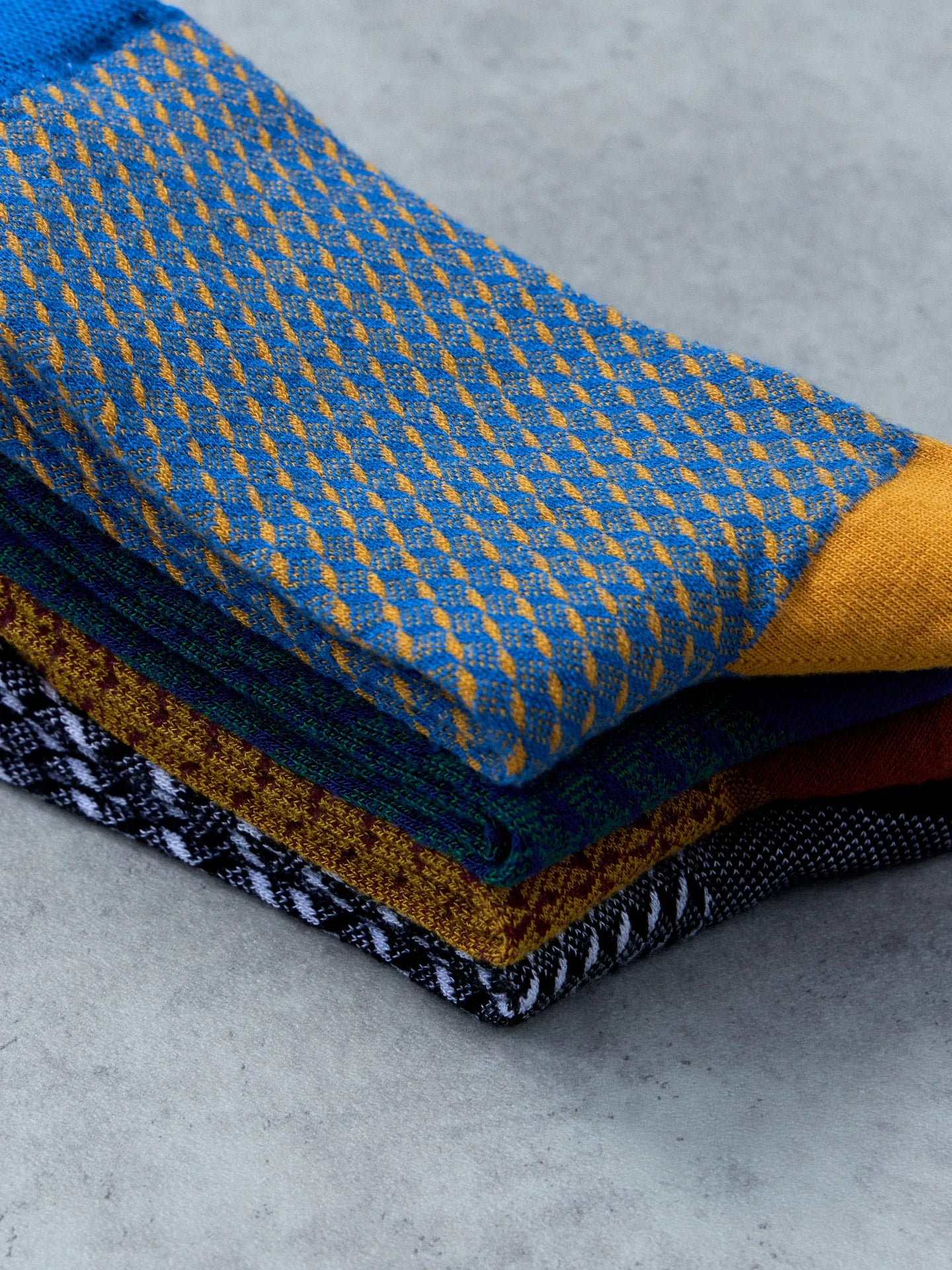 blue-yellow-jacquard-socks-0b/0b16a0ac3e9067fe11d6423b3dbc4a5882de85a6