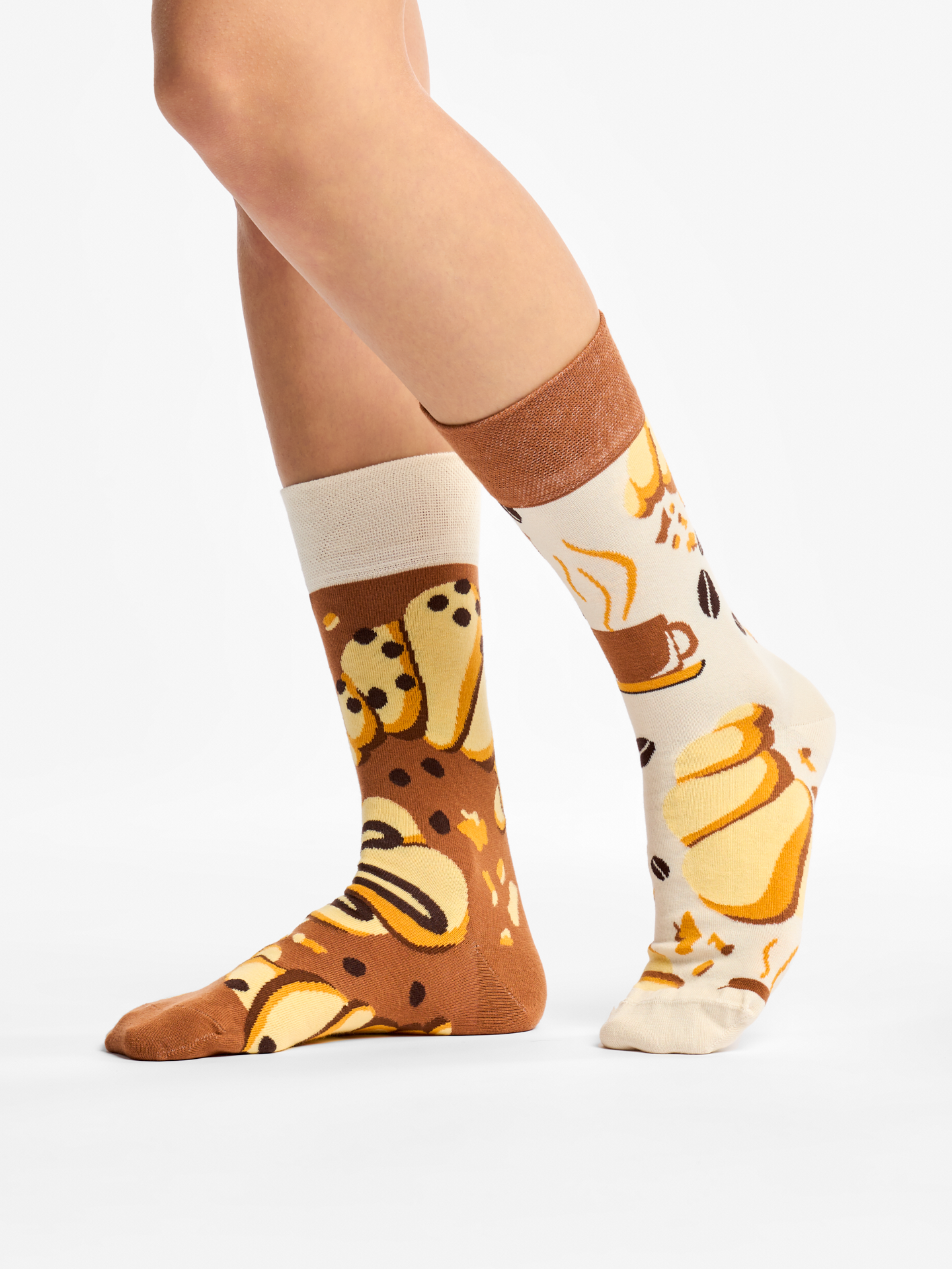 regular-socks-croissant-coffee-02-07/071e2643d4290f9358a81ec34ab3d9ec1bc855a1