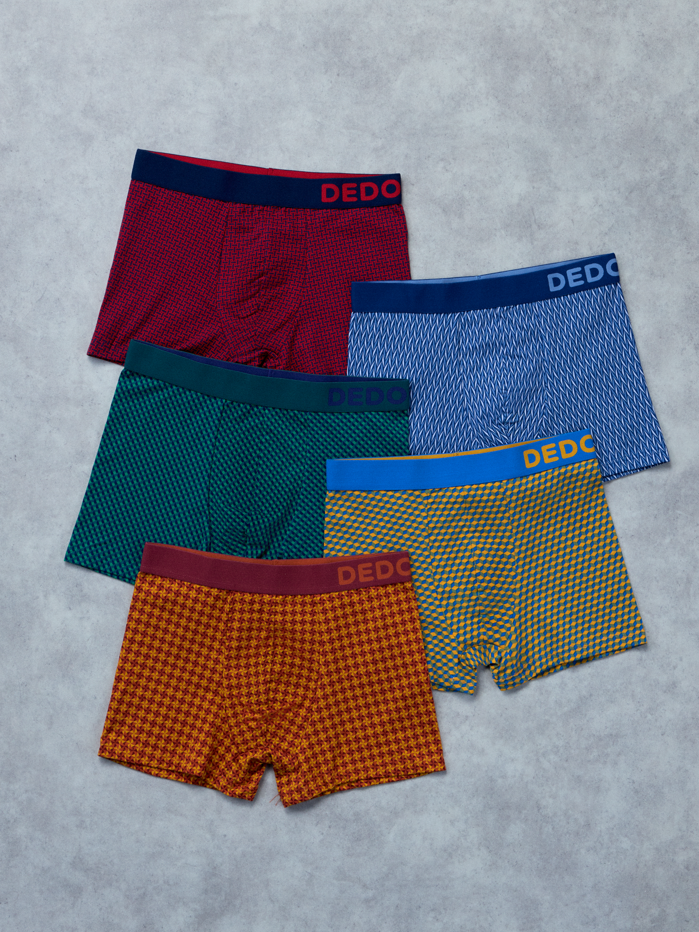 blue-red-mens-pattern-trunks-ba/ba79adb418e9610891a03a0c8ab8504e38b81c58