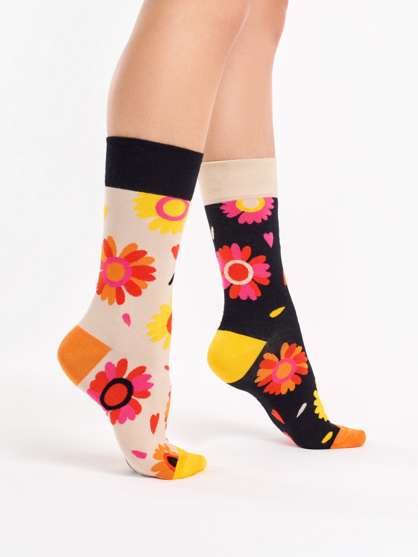 regular-socks-loves-me-loves-me-not-02-70/709c469dcabfe9972d5a29c3316f5940b09fe6cd