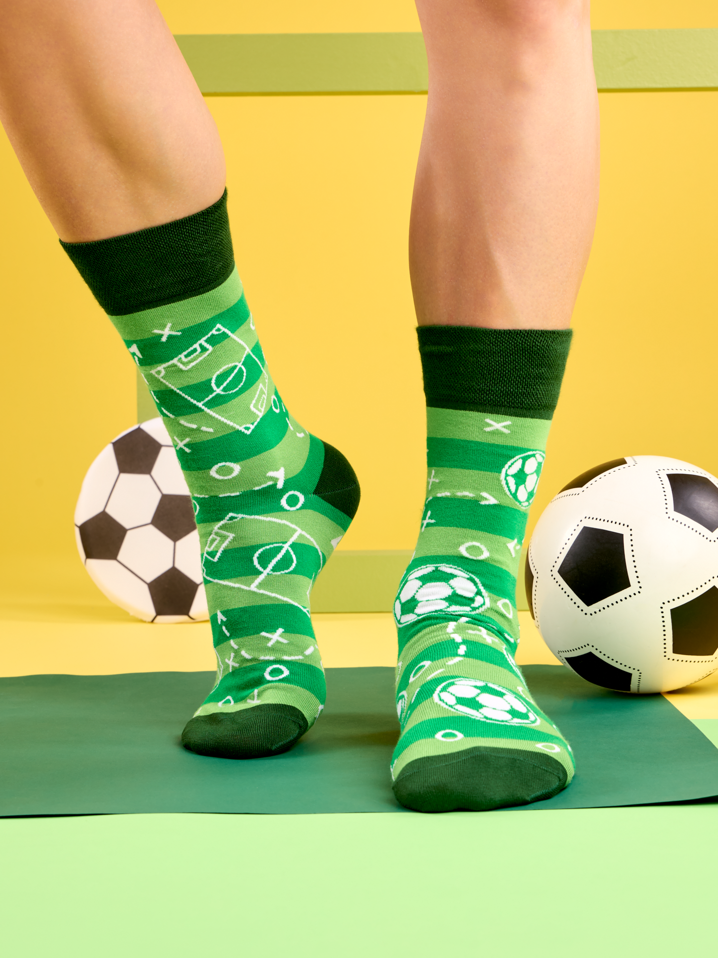 Bamboo Regular Socks Football Pitch