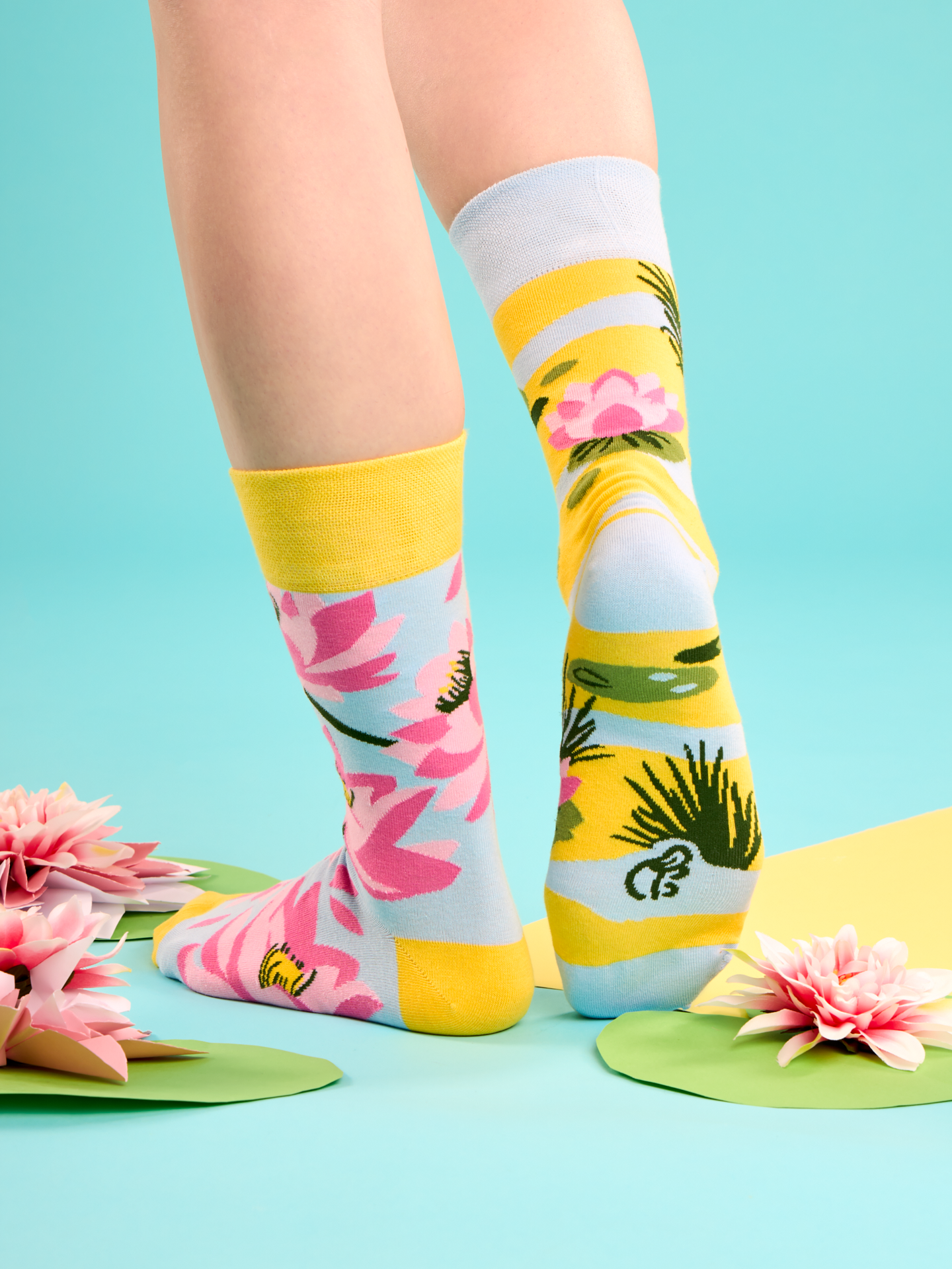 Regular Socks Water Lily