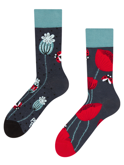 regular-socks-ladybugs-poppy-flowers-02-ab/abe371f8326795fdef4b197ddd1730639552f600