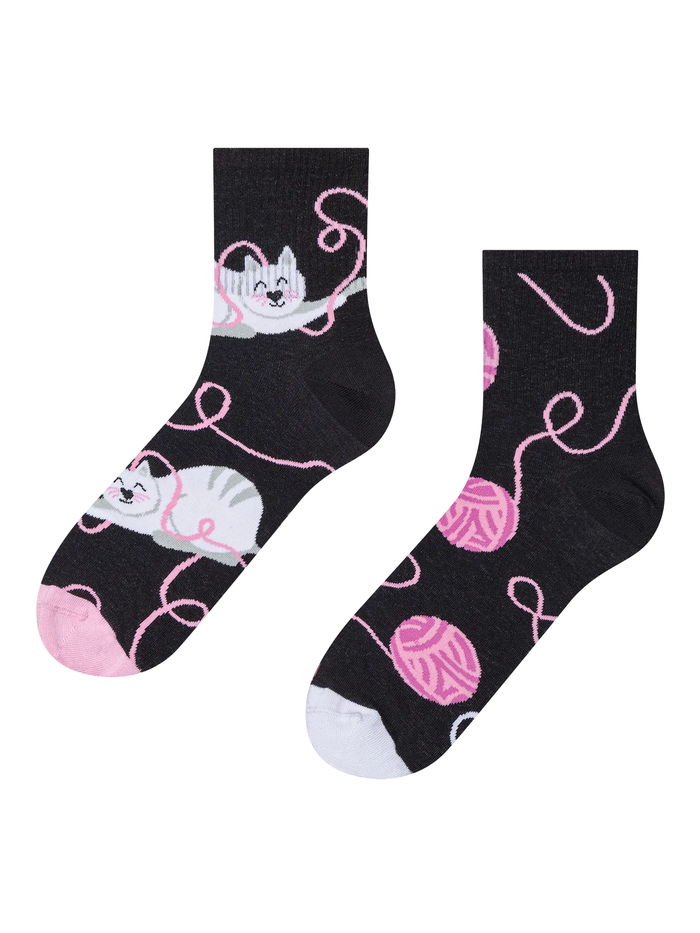 crew-socks-cat-ball-02-b3/b328a813402d59ca2fa48a07c6d198df47800ffb