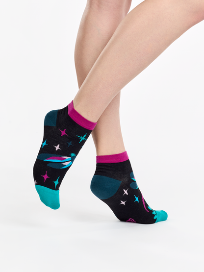 ankle-socks-dragonflies-at-night-02-95/95931b2a19b85adc599aef0f9cda922d93fb0310