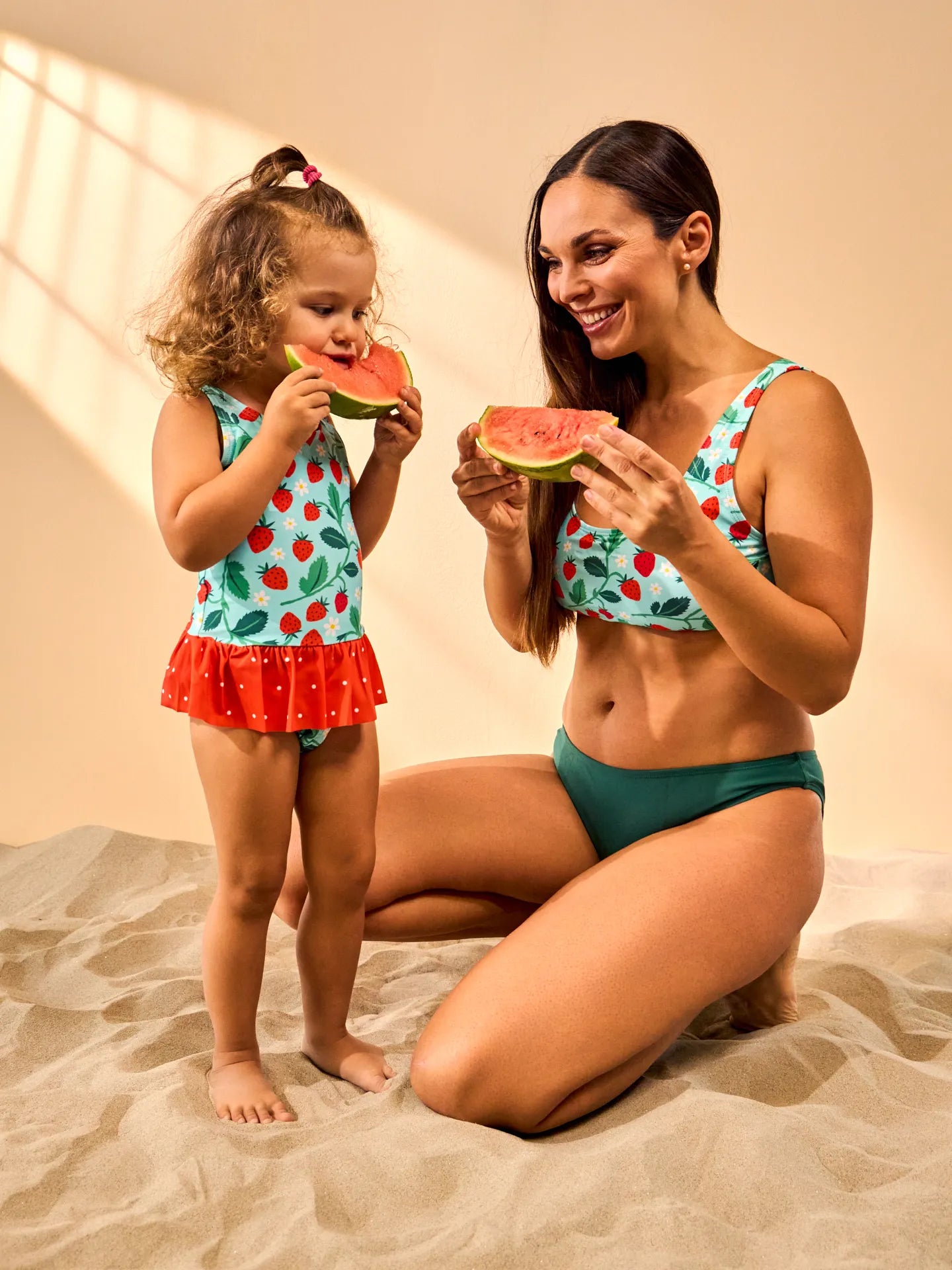 girls-swimsuit-little-strawberries-c5/c5166f9c71df0b954f3f2746dc3eeea725e7c433