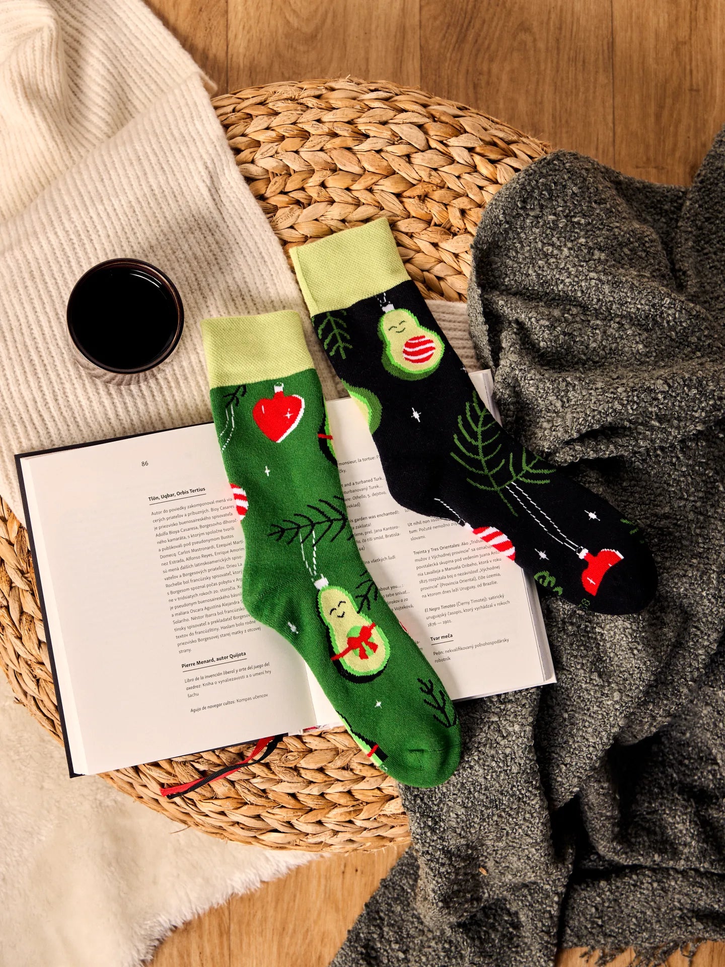 warm-socks-holiday-avocado-cc/cca7b2b00a7a193e16bcbed23a0e0505b02e63a5