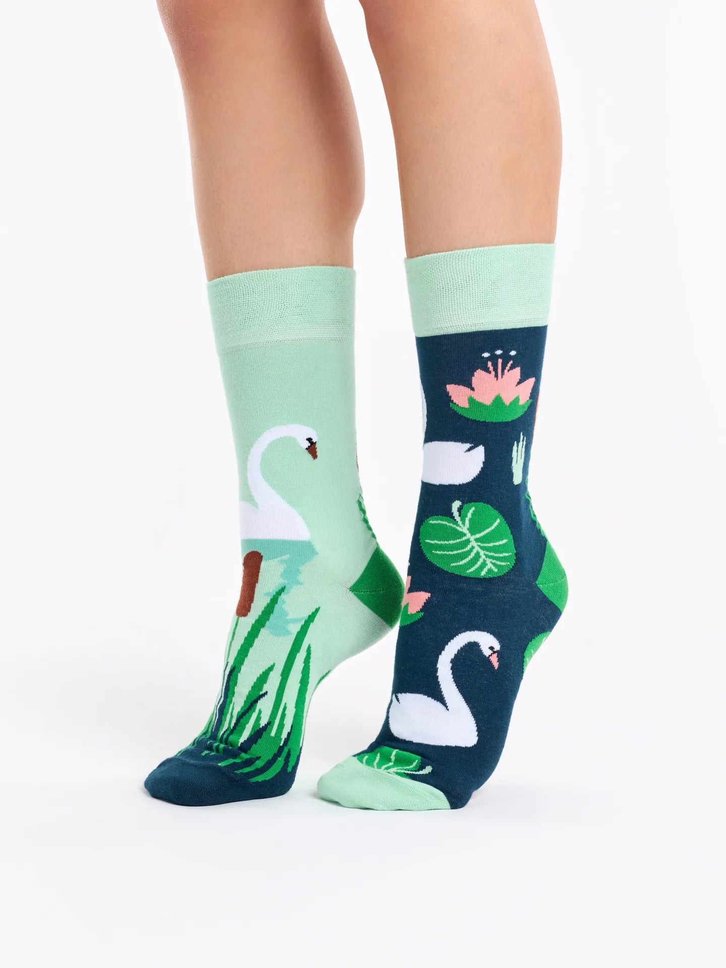 regular-socks-white-swan-02-dd/dd5dd2c251ce676502a1bdbaabdc539b51cc3658