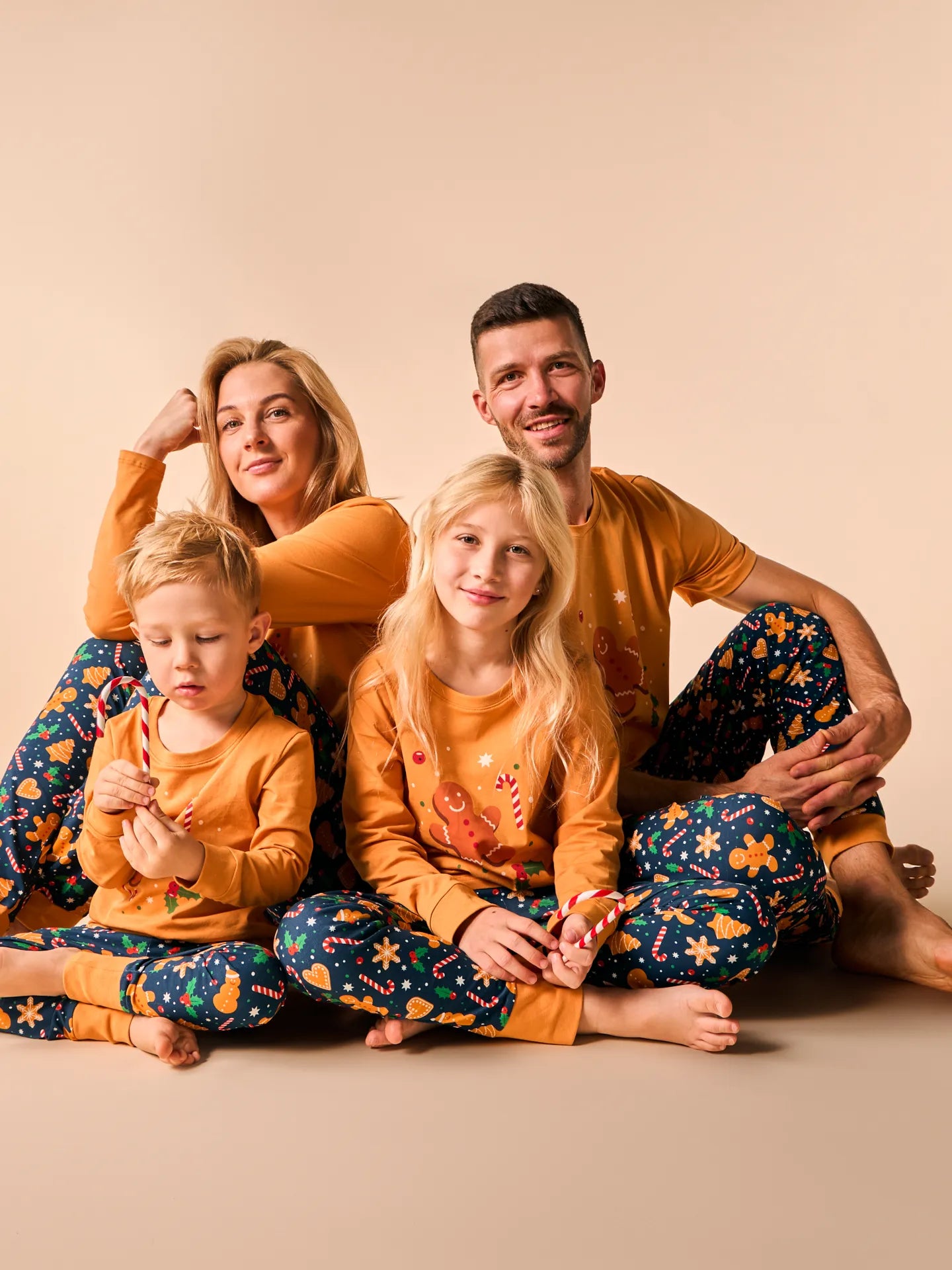 mens-pyjamas-gingerbread-sweets-e0/e0cb43c38a7e135a3dad773ffd86ab2b85bed2ce