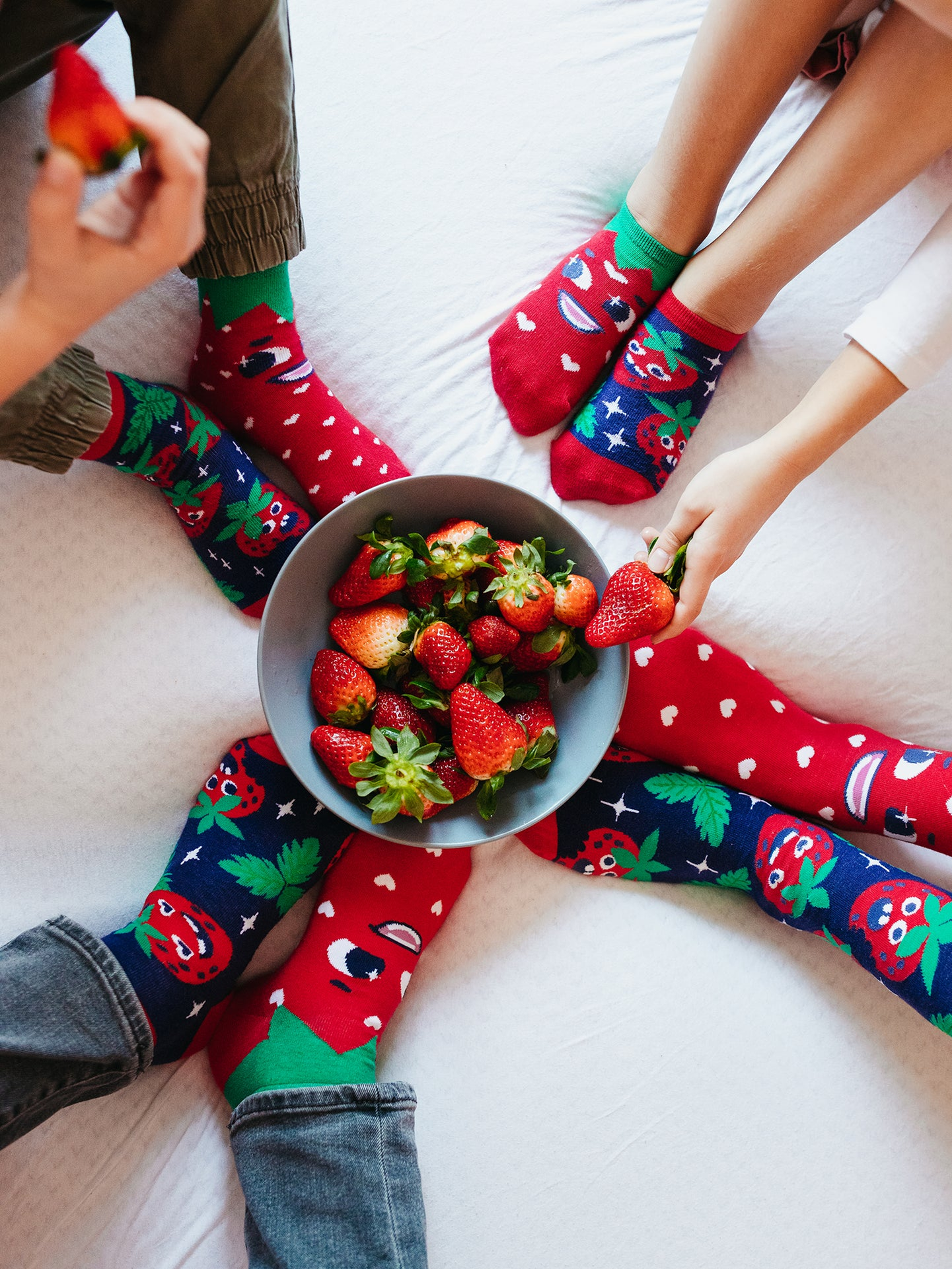 ankle-socks-happy-strawberries-02-c2/c2fde7817c44a28b57ea2fcb18a4dc68cd5e8bc4