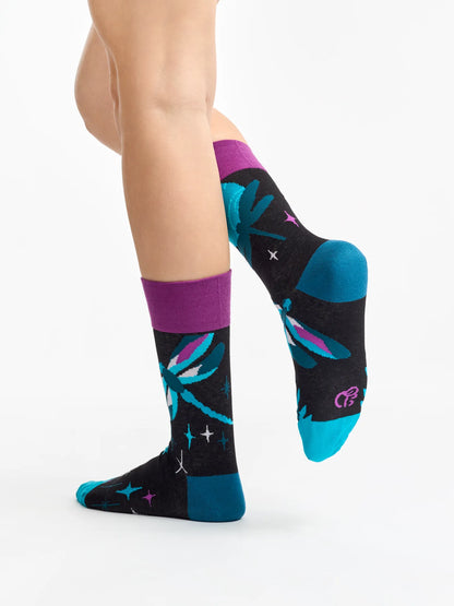 regular-socks-dragonflies-at-night-02-87/87f0e7719cb7b87a85fa53ab2c27c0b262eb1bed