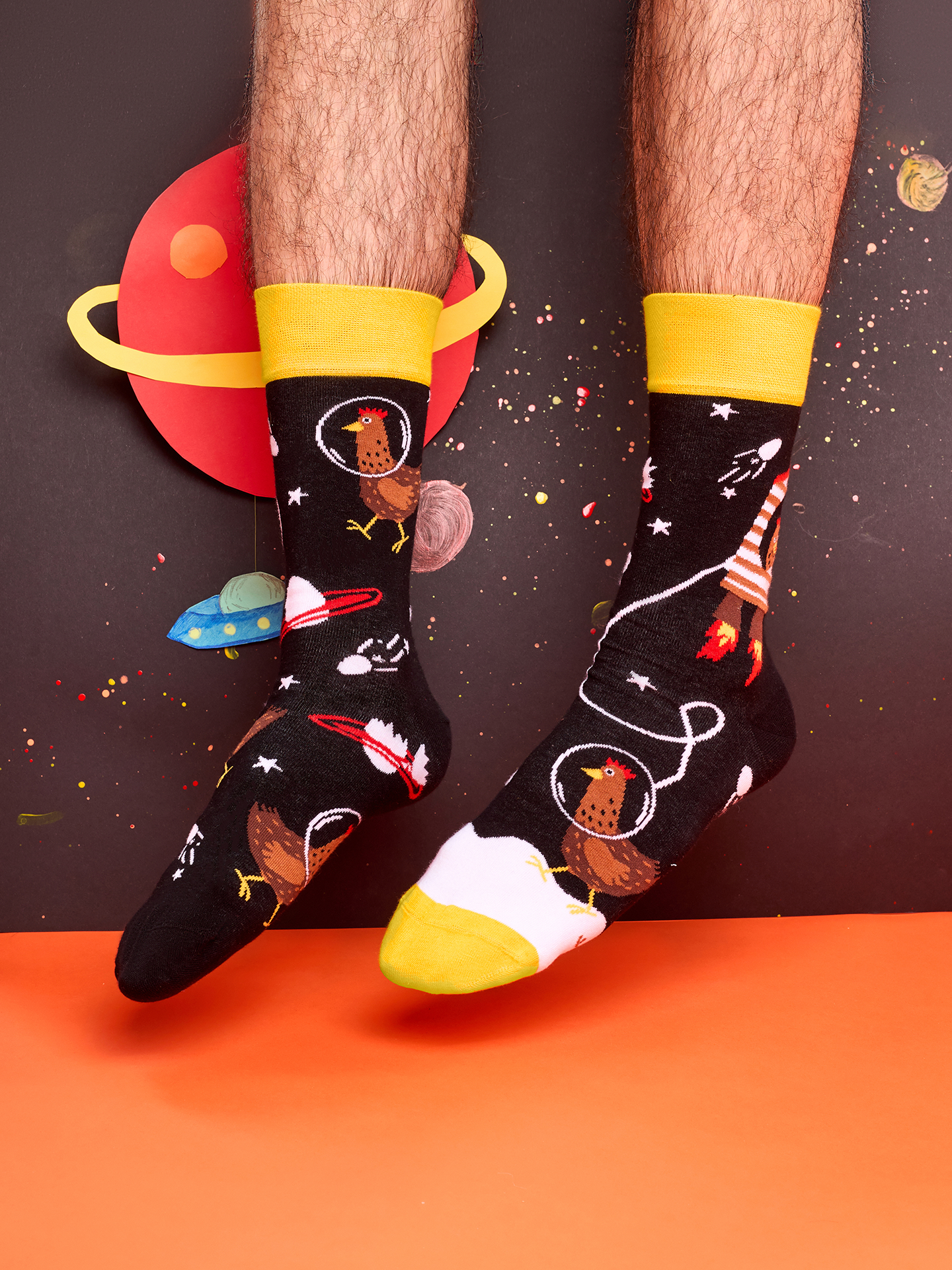 regular-socks-hen-astronaut-02-8b/8b8e395faff70b76020127253475ec5fabca7d2f